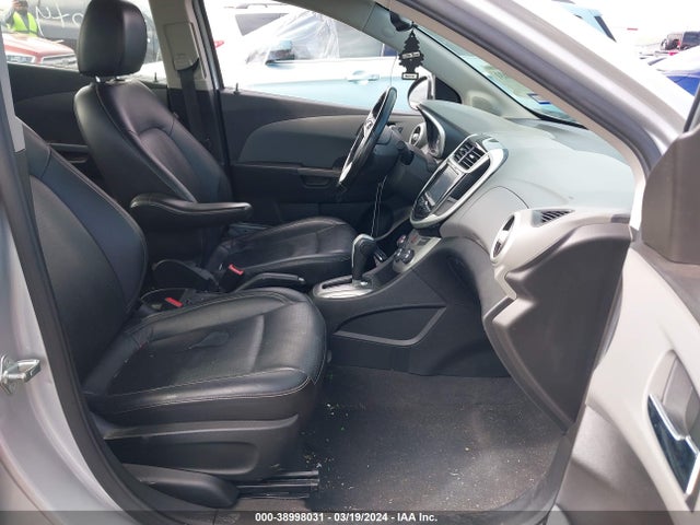 Chevrolet Sonic Premier Auto 2017 1G1JF5SB2H4128784 Image 5