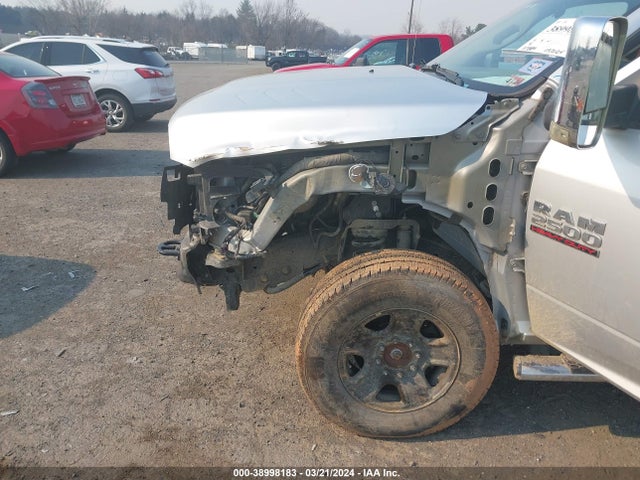 RAM 2500 Tradesman  4x4 8' Box 2018 3C6UR5HL3JG417278 Image 18