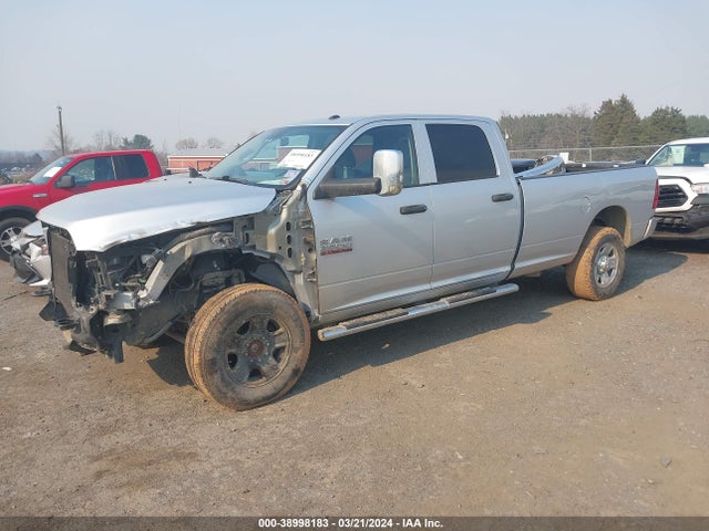 RAM 2500 Tradesman  4x4 8' Box 2018 3C6UR5HL3JG417278 Image 2