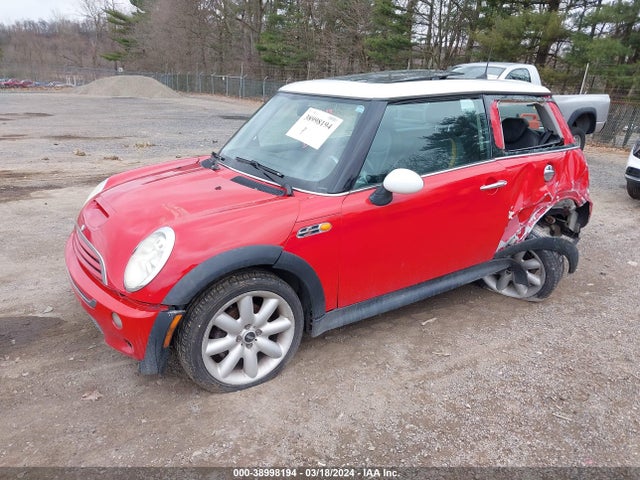 2006 MINI COOPER S WMWRE33546TJ37707 Photo 1
