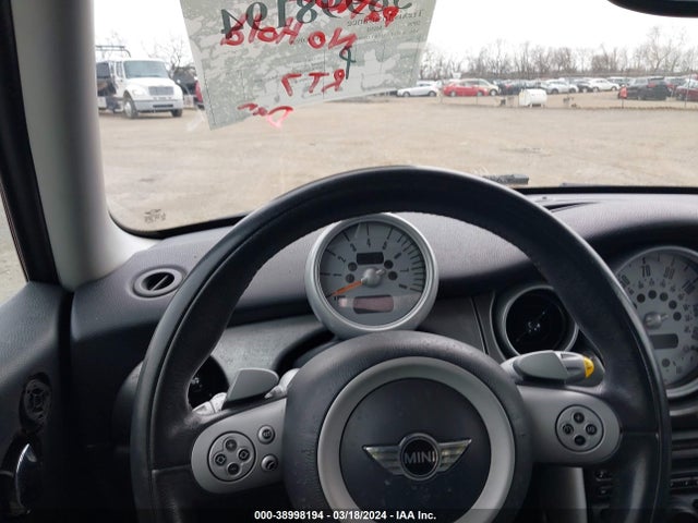 2006 MINI COOPER S WMWRE33546TJ37707 Photo 6