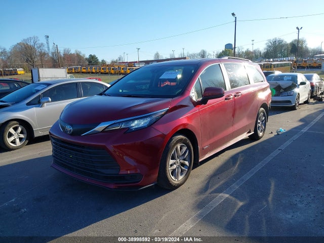 Toyota SIENNA LE 2021 5TDKRKEC9MS006329 Image 2