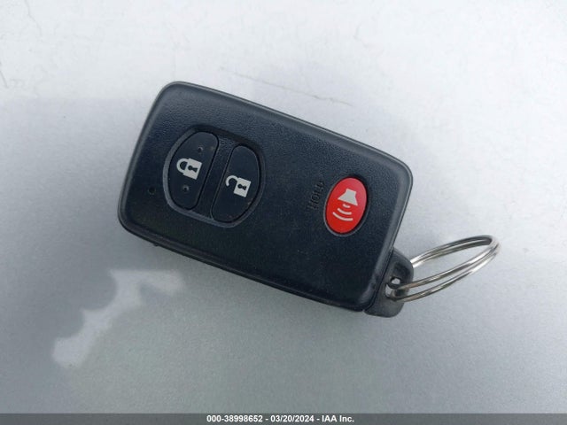 Toyota Prius Three 2015 JTDKN3DU3F1900693 Image 11