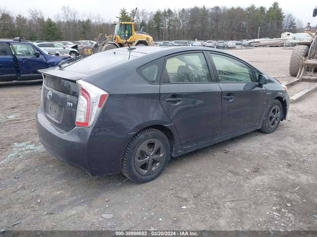 Toyota Prius Three 2015 JTDKN3DU3F1900693 Image 4
