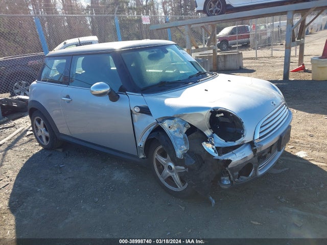 2007 MINI COOPER WMWMF33547TU60390 Photo 0