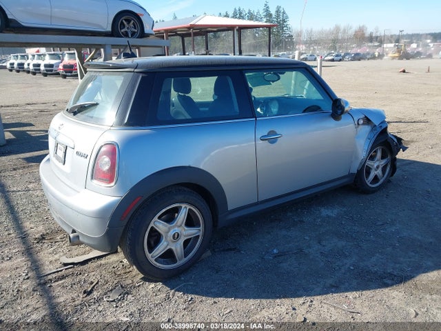 2007 MINI COOPER WMWMF33547TU60390 Photo 3
