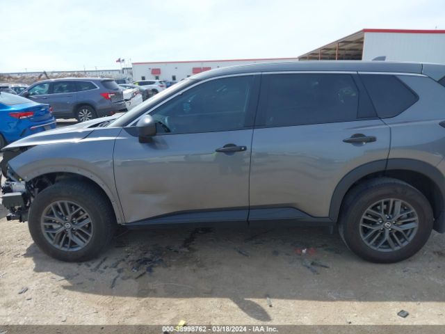 5N1AT3AA1MC827087 Nissan Rogue S Fwd