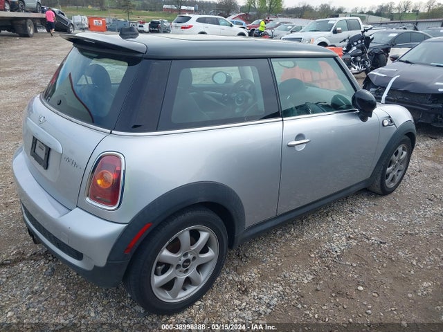 2009 MINI COOPER S WMWMF73529TX40318 Photo 3