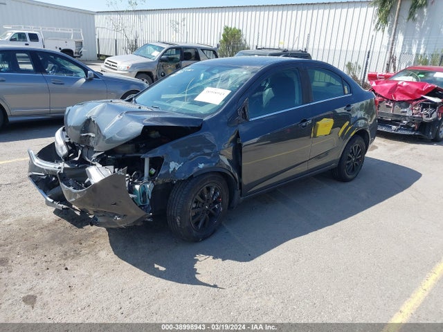 Chevrolet Sonic Lt Auto 2018 1G1JD5SH6J4109364 Image 2