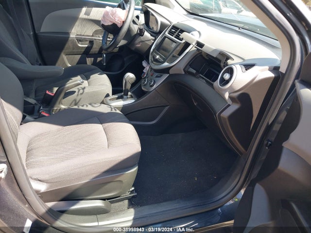 Chevrolet Sonic Lt Auto 2018 1G1JD5SH6J4109364 Image 5