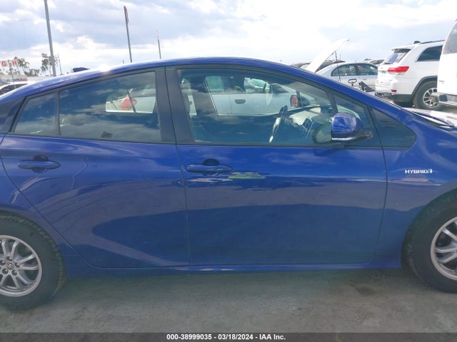 Toyota Prius Three 2016 JTDKARFU8G3512795 Image 13
