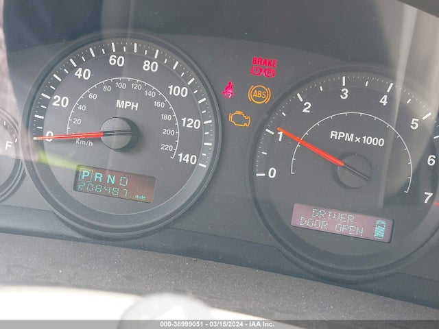 2005 Jeep Grand Cherokee Laredo მანქანა იყიდება აუქციონზე, vin: 1J4HS48N65C545429, აუქციონის ნომერი: 38999051
