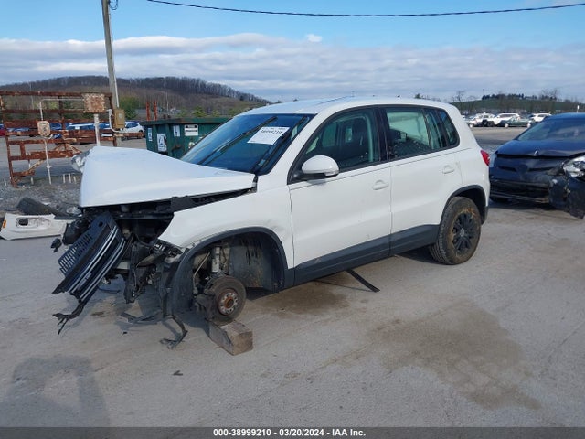 Volkswagen TIGUAN S 2014 WVGCV3AX0EW526026 Image 2