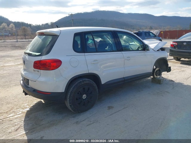Volkswagen TIGUAN S 2014 WVGCV3AX0EW526026 Image 4
