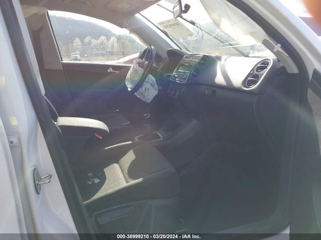 Volkswagen TIGUAN S 2014 WVGCV3AX0EW526026 Image 5