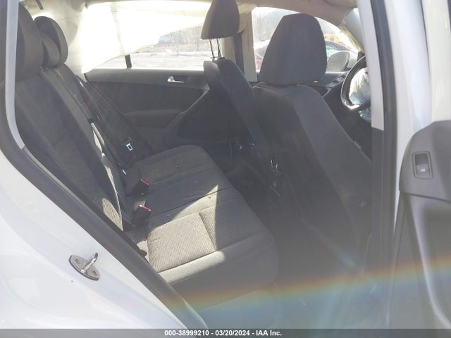 Volkswagen TIGUAN S 2014 WVGCV3AX0EW526026 Image 8