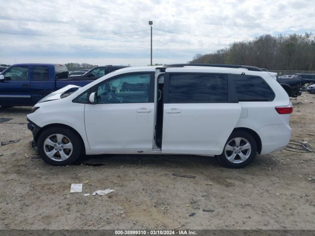 5TDKZ3DC1HS786243 Toyota Sienna Le 8 Passenger