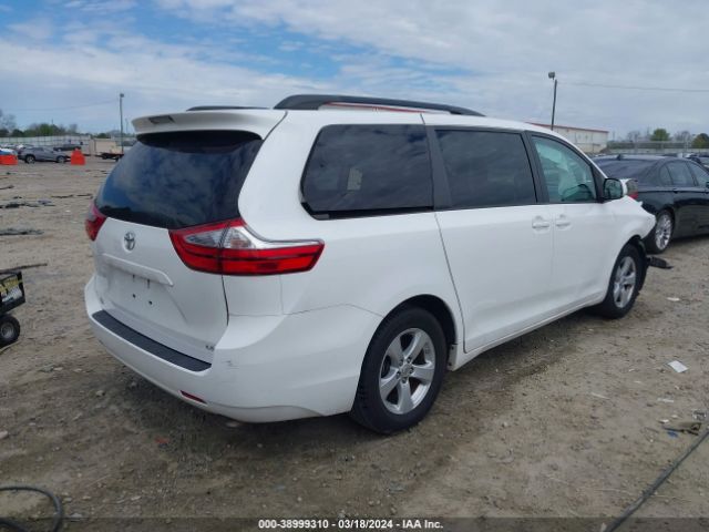 5TDKZ3DC1HS786243 Toyota Sienna Le 8 Passenger