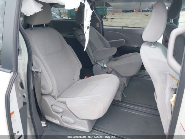 5TDKZ3DC1HS786243 Toyota Sienna Le 8 Passenger