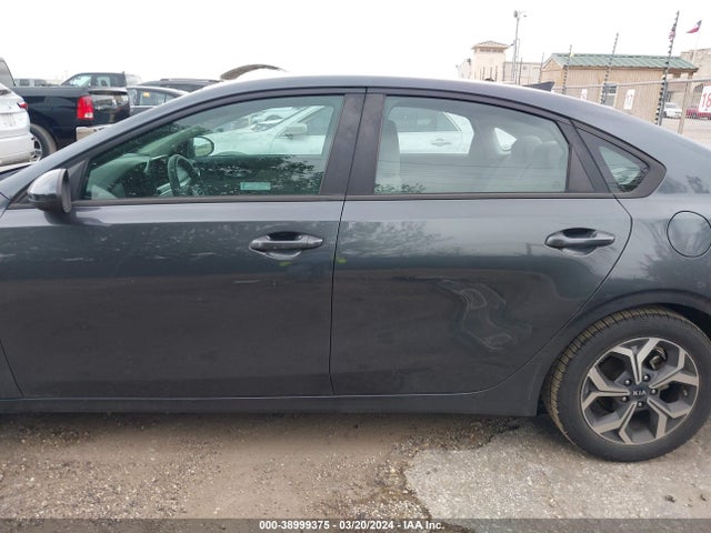 2019 Kia Forte Lxs მანქანა იყიდება აუქციონზე, vin: 3KPF24AD9KE070412, აუქციონის ნომერი: 38999375