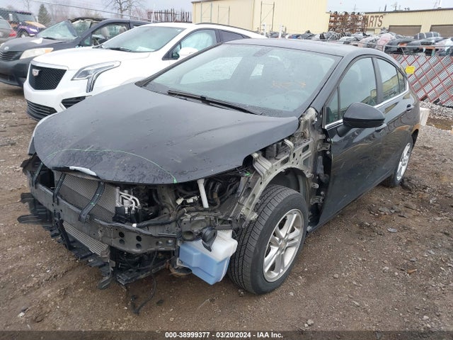 Chevrolet Cruze Lt Auto 2018 3G1BE6SM7JS520907 Image 2