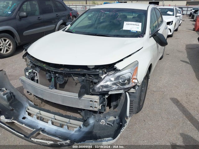 Nissan Altima 2.5 S 2015 1N4AL3AP0FC204822 Image 2