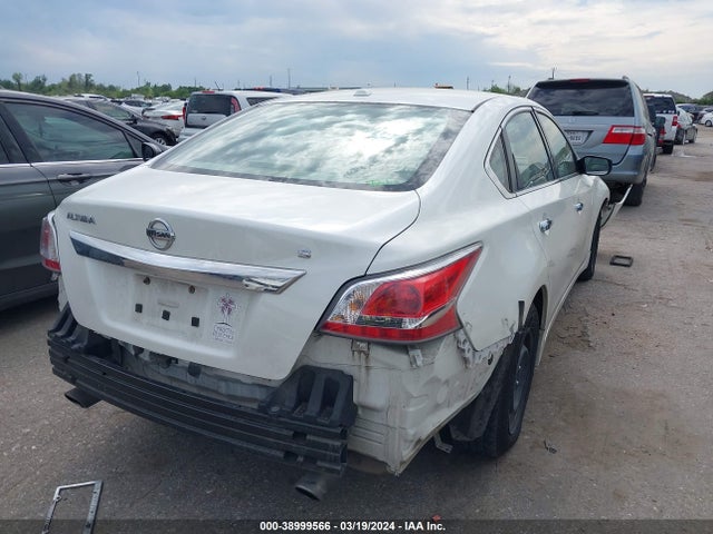 Nissan Altima 2.5 S 2015 1N4AL3AP0FC204822 Image 4