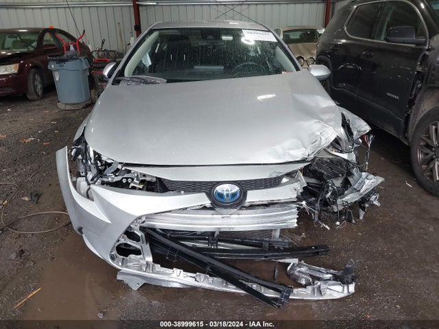Toyota Corolla Hybrid Le 2022 JTDEAMDE6NJ043565 Image 13