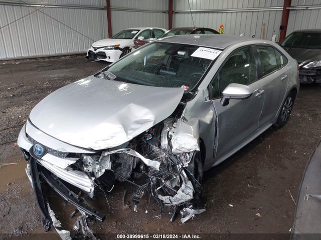 Toyota Corolla Hybrid Le 2022 JTDEAMDE6NJ043565 Image 2