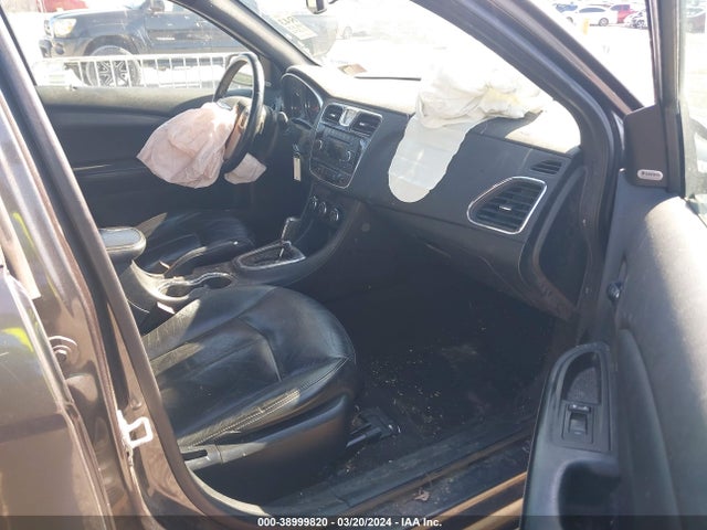 1C3CCBCG4EN179327 Chrysler 200 Limited