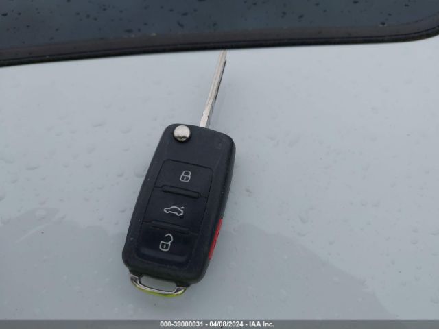 1VWBA7A36JC039454 Volkswagen Passat 2.0t Se