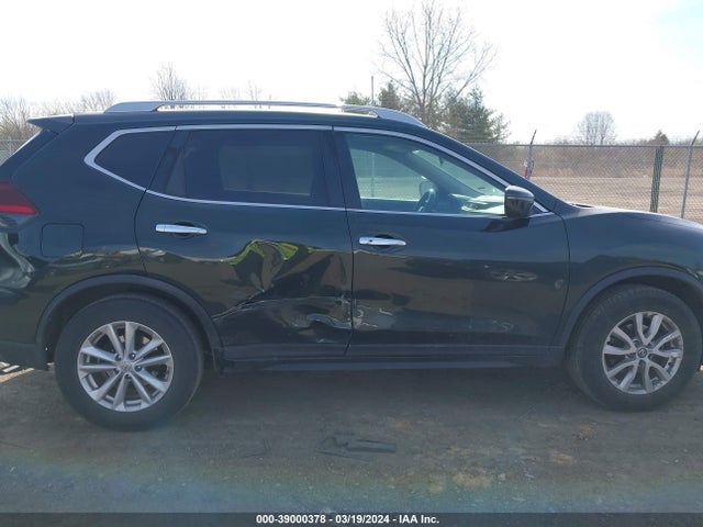 Nissan ROGUE SV 2018 5N1AT2MT8JC771345 Image 13