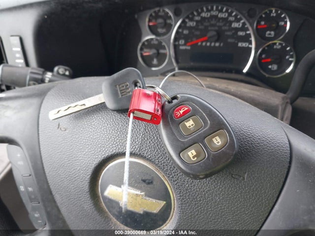 Chevrolet Express 2500 Work Van 2016 1GCWGBFF4G1232036 Image 11