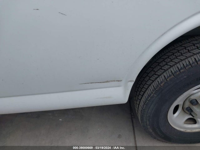 Chevrolet Express 2500 Work Van 2016 1GCWGBFF4G1232036 Image 17