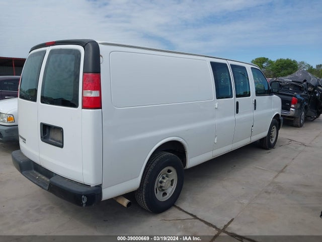 Chevrolet Express 2500 Work Van 2016 1GCWGBFF4G1232036 Image 4