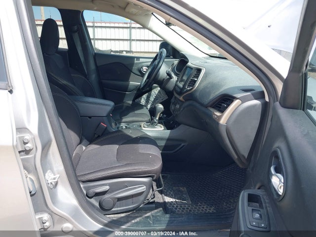 1C4PJLCB9FW722308 Jeep Cherokee Latitude Altitude