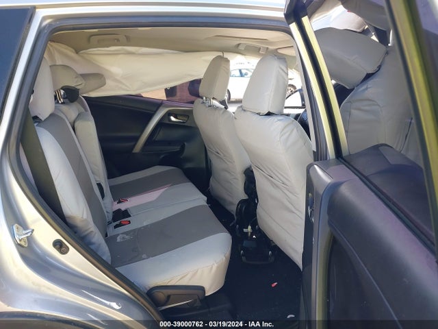 Toyota Rav4 Xle 2018 2T3RFREV0JW698105 Image 8