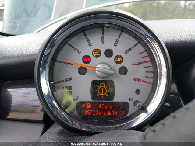 2010 MINI COOPER S WMWMF7C51ATX43473 Photo 6