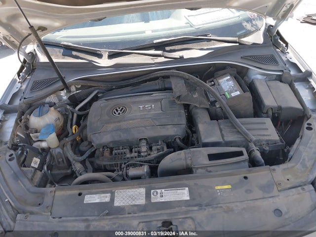 1VWAT7A3XGC058457 Volkswagen Passat 1.8t R-line