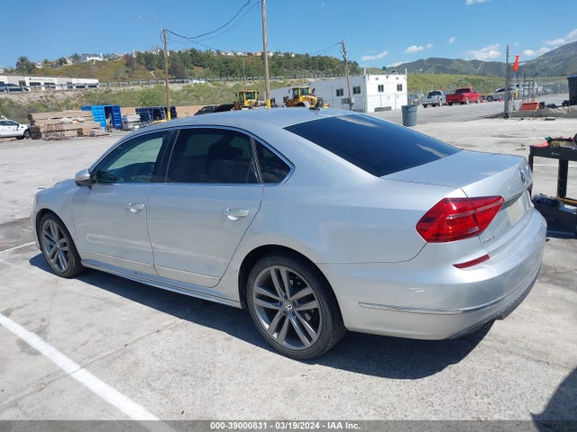 1VWAT7A3XGC058457 Volkswagen Passat 1.8t R-line