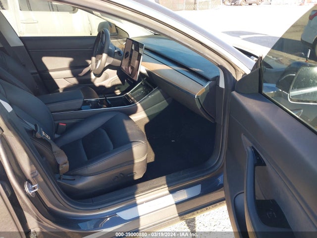 Tesla Model 3 Long Range/performance 2019 5YJ3E1EB3KF413386 Image 5