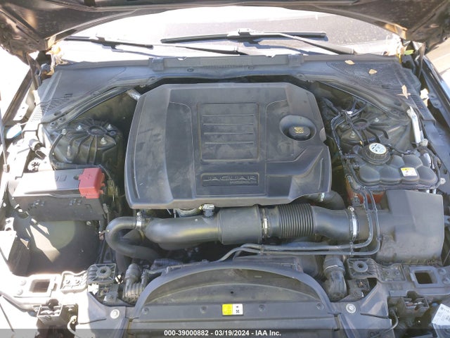 2018 JAGUAR XE SAJAR4FX7JCP32424 Photo 9