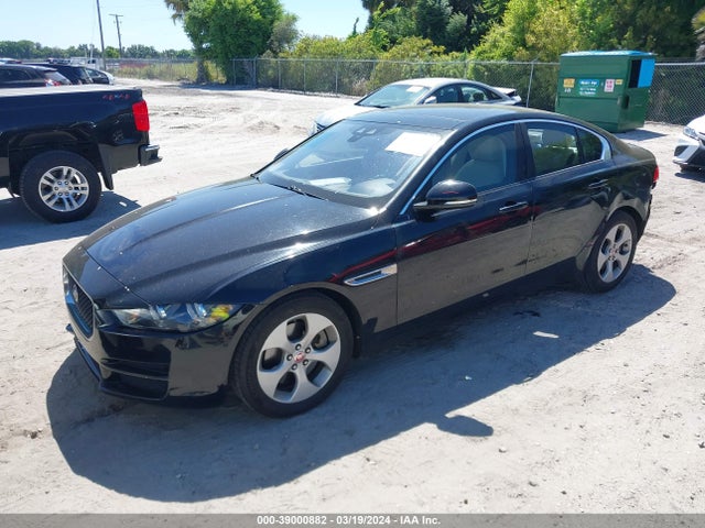 2018 JAGUAR XE SAJAR4FX7JCP32424 Photo 1