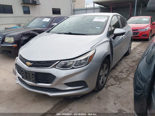 Chevrolet Cruze Ls Auto 2018 1G1BC5SM3J7104142 Image 2