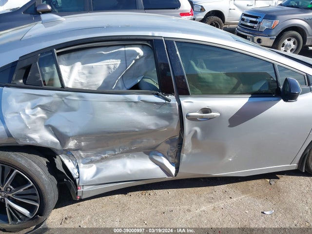Toyota PRIUS XLE 2023 JTDACAAUXP3001748 Image 13