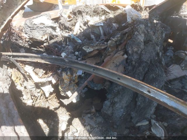 KMHHU6KJ4FU124365 Hyundai Genesis