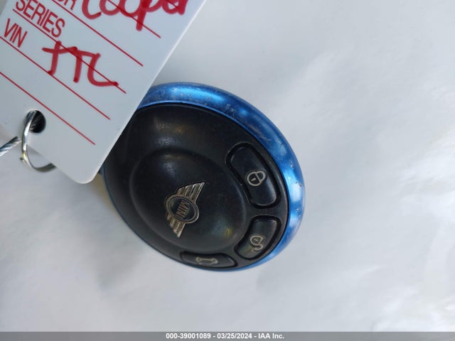 2011 MINI COOPER S WMWSV3C56BTY21640 Photo 10