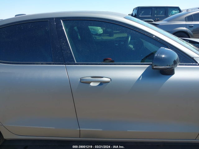 7JRBR0FM5LG048390 Volvo S60 Hybrid T8 R-design