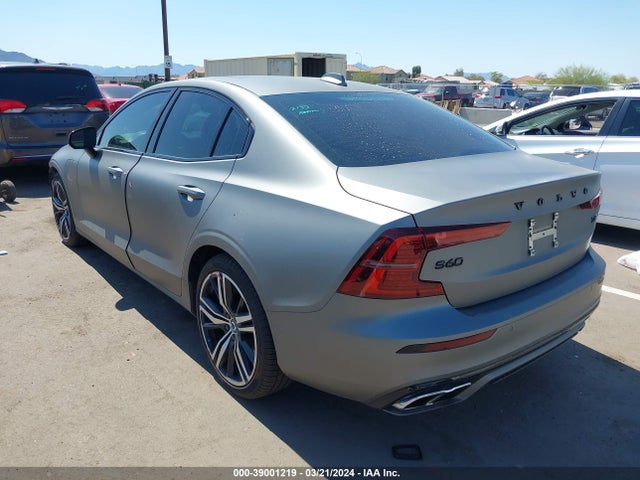 7JRBR0FM5LG048390 Volvo S60 Hybrid T8 R-design