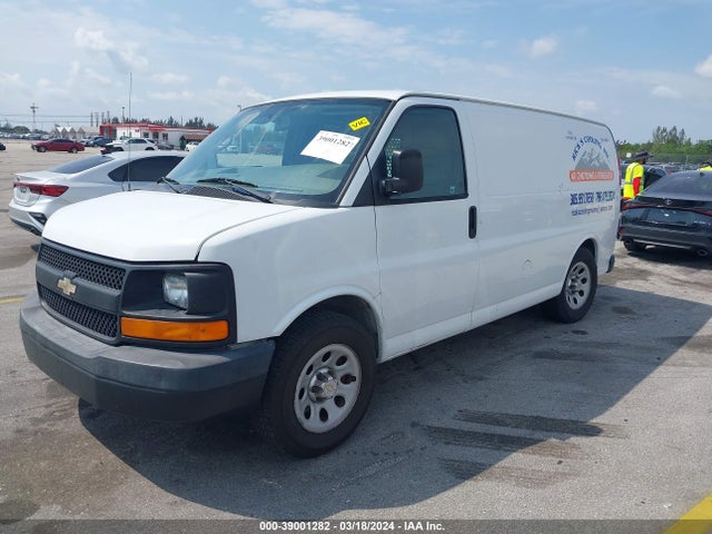 Chevrolet Express 1500 Work Van 2014 1GCSGAFX1E1147900 Image 2